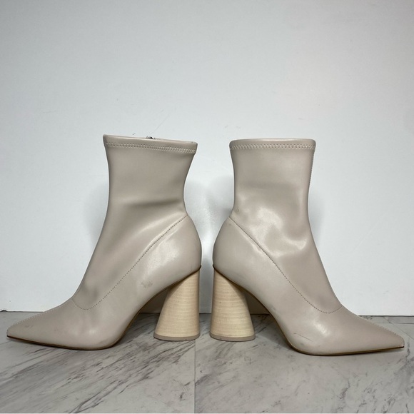 Steve Madden Valyant Pointy Toe Faux Leather Bootie 9M - Picture 9 of 16